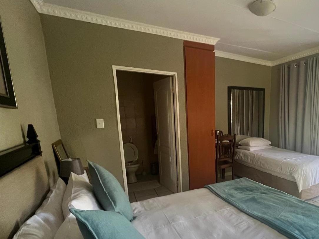Toro Guest House Рюстенбург Экстерьер фото