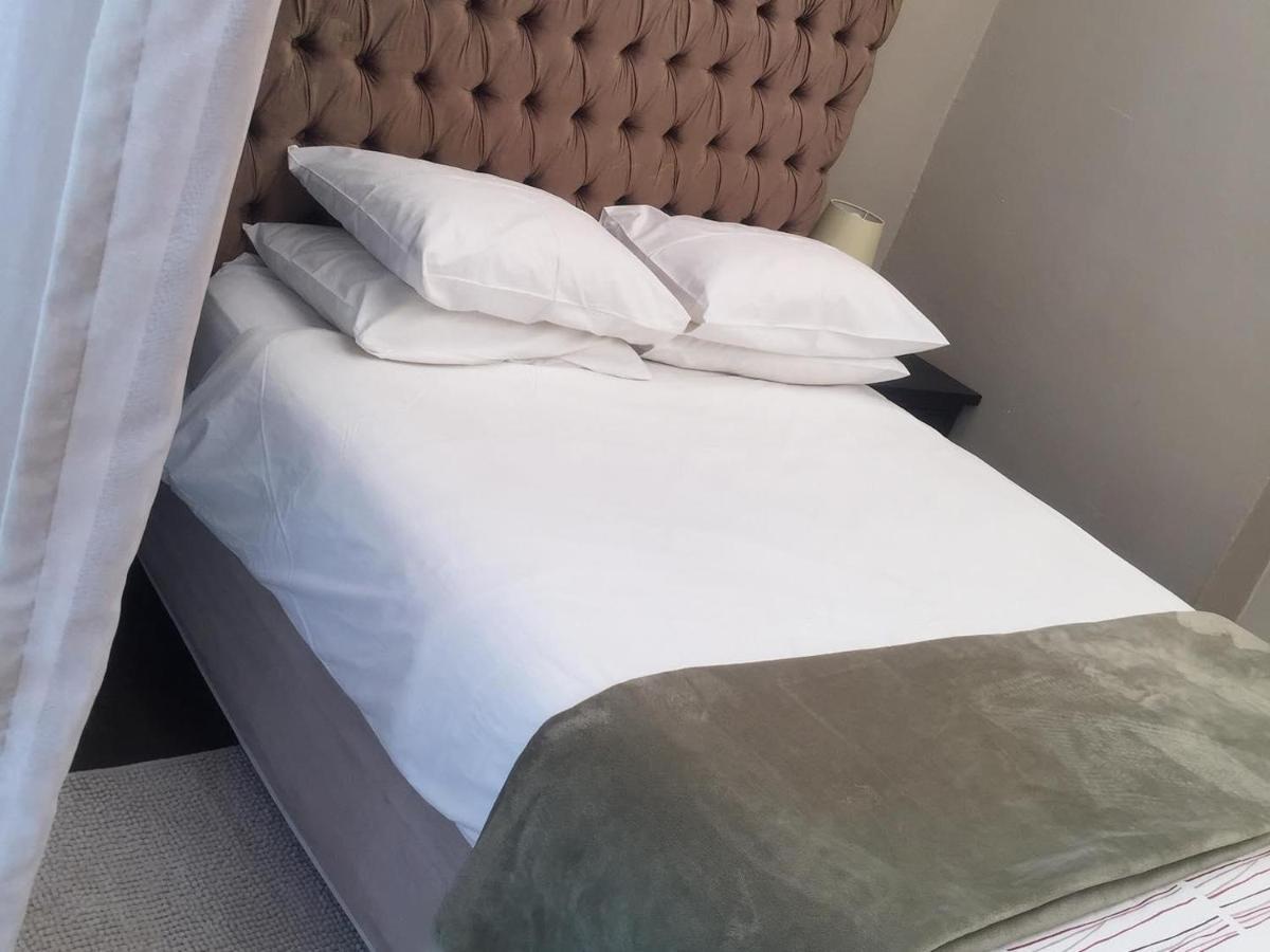 Toro Guest House Рюстенбург Экстерьер фото